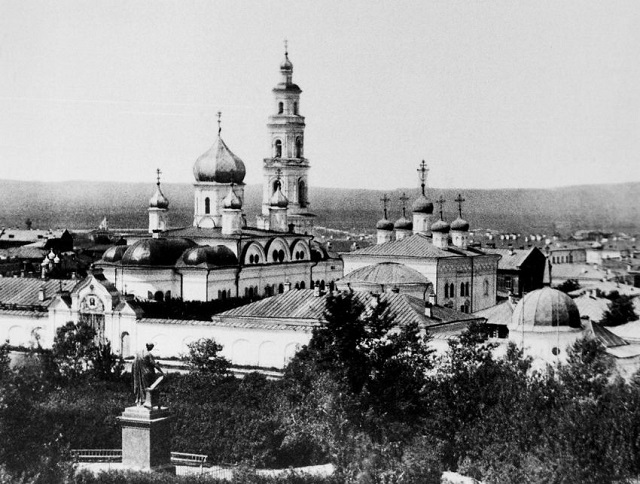 Губернатор + Митрополит = Комитет по восстановлению святынь