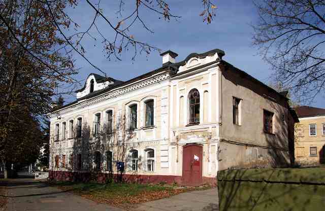 Расселенные дома-памятники поставят под охрану ЧОПов