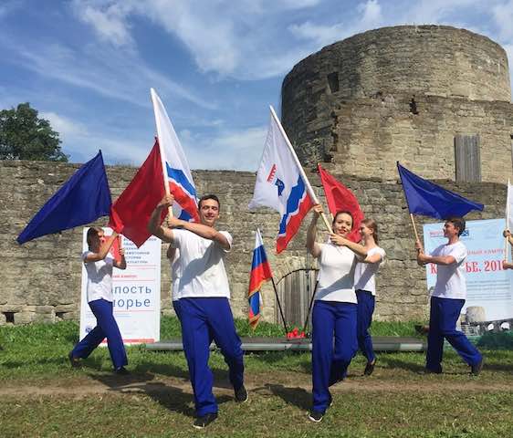 В Копорье открылся международный волонтерский лагерь