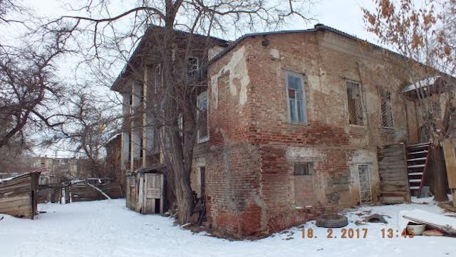 27 838 астраханцев требуют спасти дом Ивана Варвация