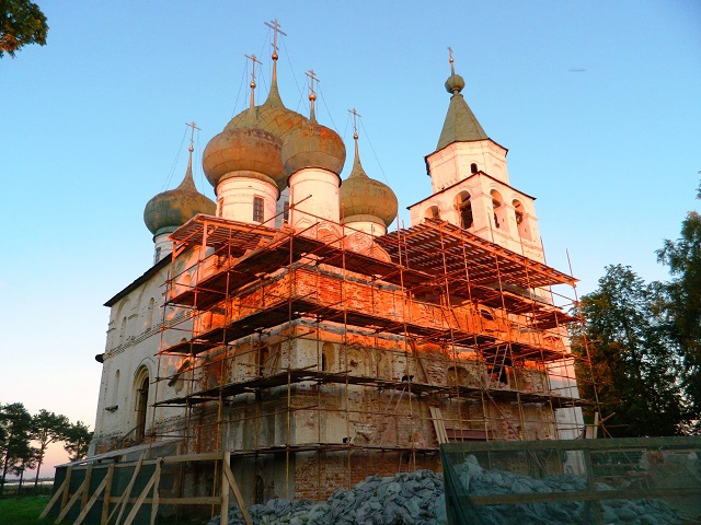 В Ростове Великом рушится собор XVI века