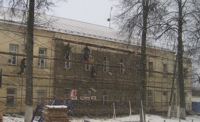 В Можайске уродуют историческое здание
