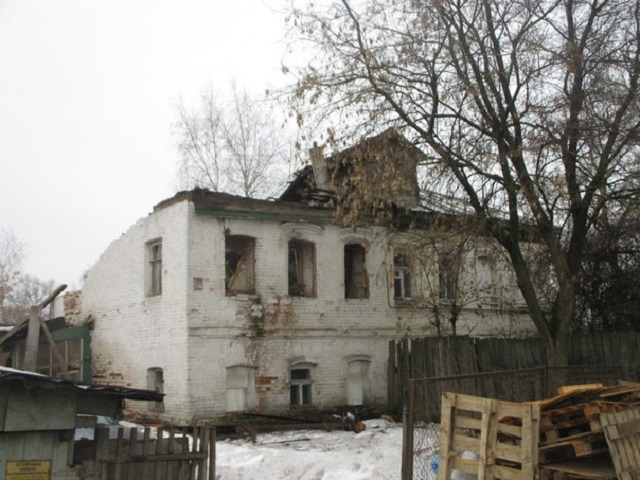 В Тарасовке ломают почтовую станцию