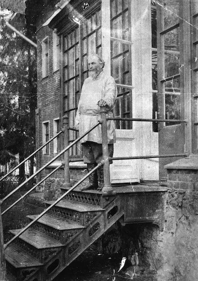 1917.jpg